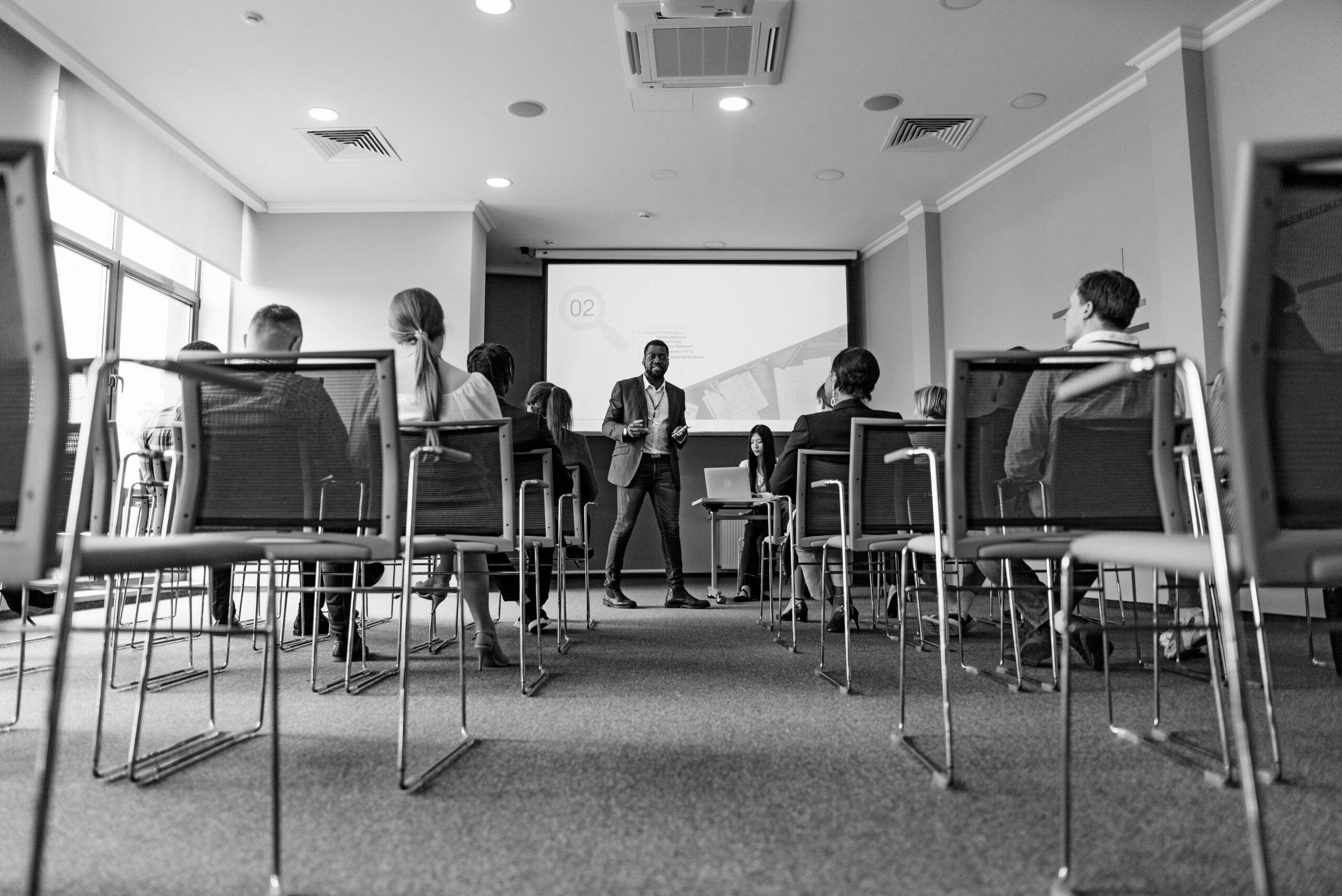 classroom-office-pexels-pavel-danilyuk-8761326-bw